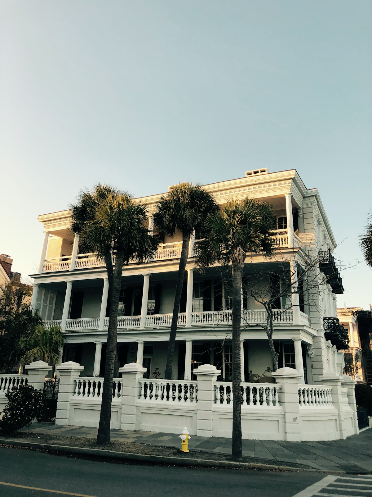 White antebellum mansion on the Battery, Charleston, South Carolina
