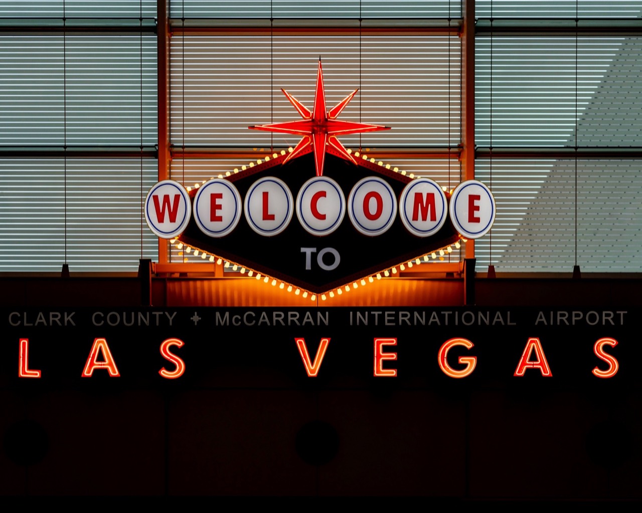 Welcome to Las Vegas sign lit up at night, Nevada