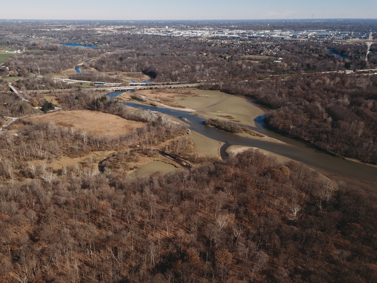 Autumn foliage in a river valley near Indianapolis, Indiana — day trips from Indianapolis
